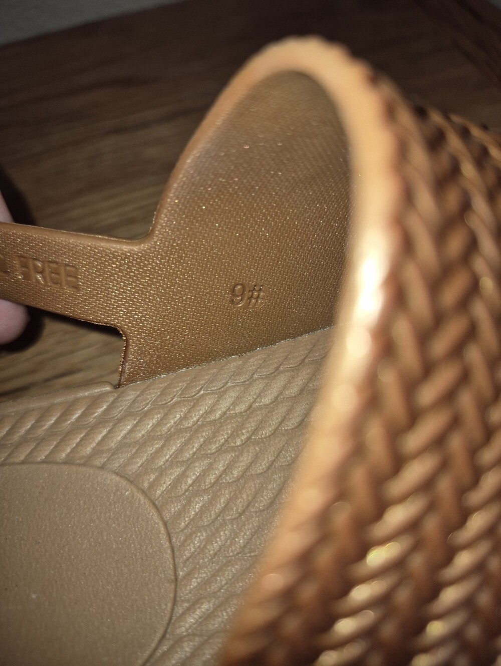 Reef Women's Water Vista Sandals in a Bronzed, Textured Finish Size 9 - Picture 4 of 6